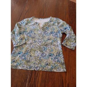 Medium Kim Rogers Green Blue White 3/4 Sleeve V-Neck Shirt Top